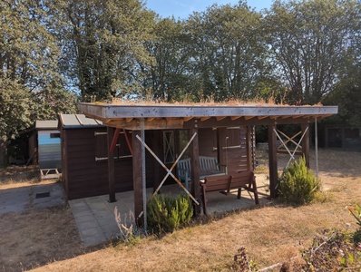 The hut and seating space